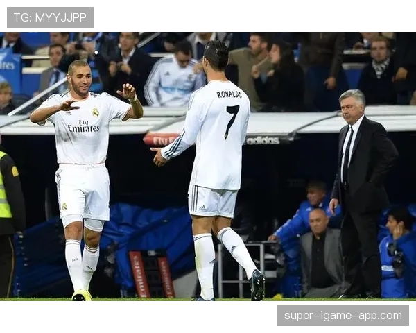 C罗与本泽马：队内核心地位及进攻主导权对比分析