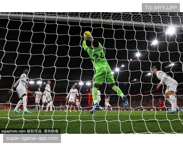 奥纳纳如何应对利物浦高强度压迫：适应性与能力边界分析